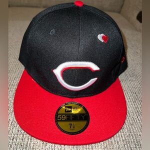 Cincinnati Reds heart snap back
